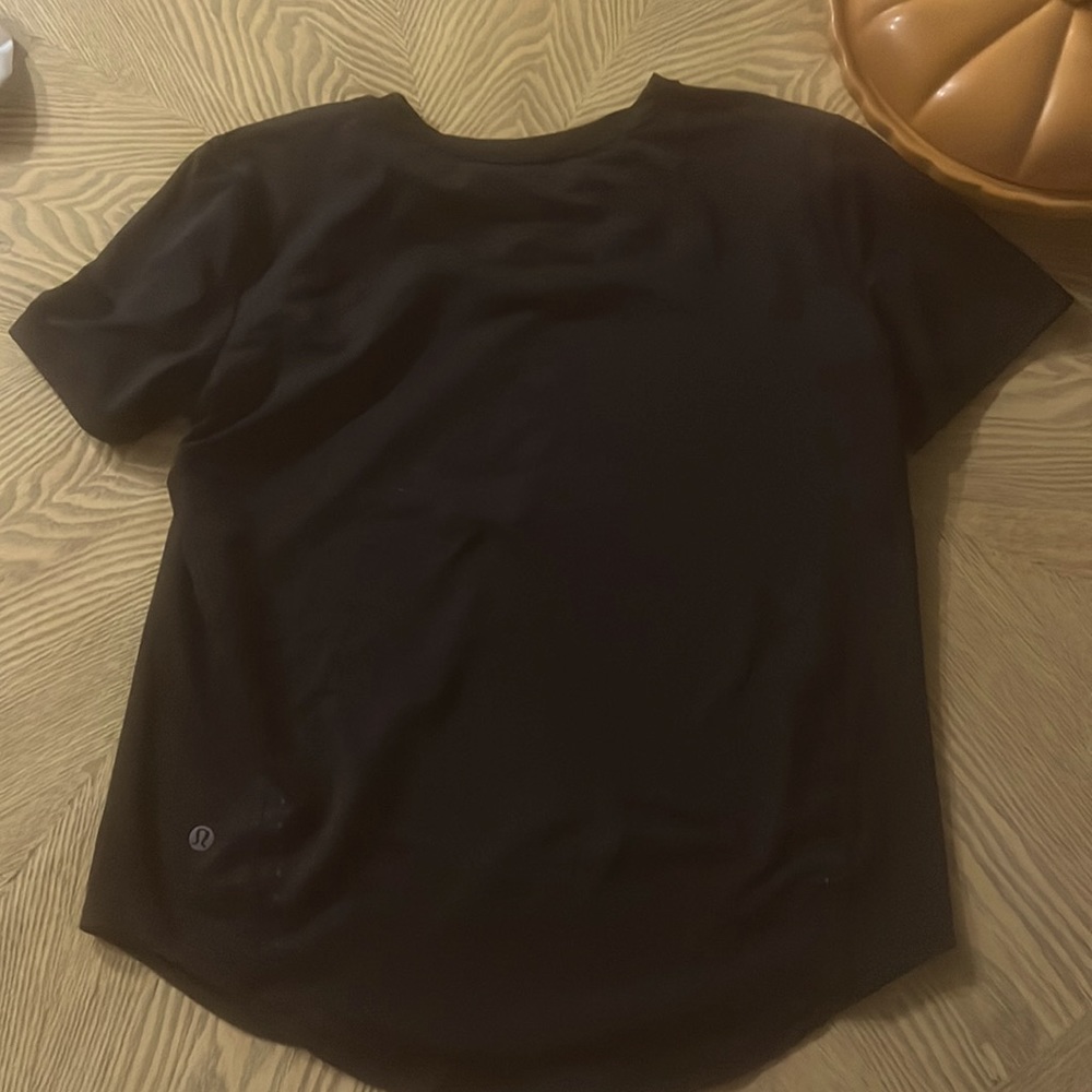 Lulu lemon black T